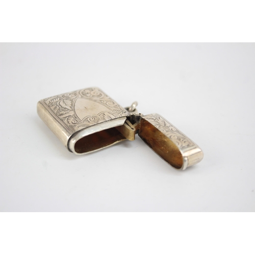 1209 - An Edwardian hallmarked Chester silver vesta case, dated 1905 - approx. gross weight 16 grams and 4.... 