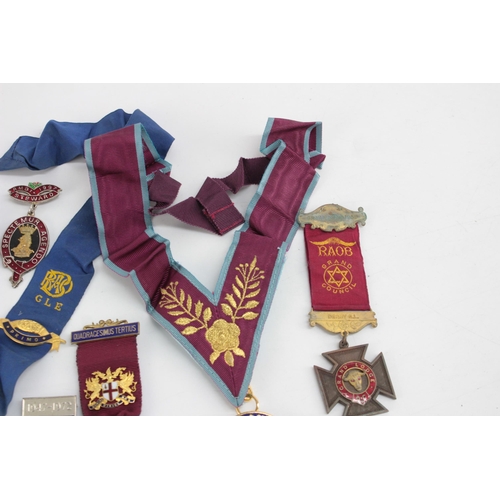 1251 - Twenty Masonic and RAOB jewels and badges to include Leicestershire & Rutland, Guild of Freeman Chap... 