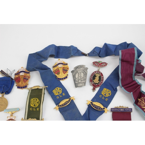 1251 - Twenty Masonic and RAOB jewels and badges to include Leicestershire & Rutland, Guild of Freeman Chap... 