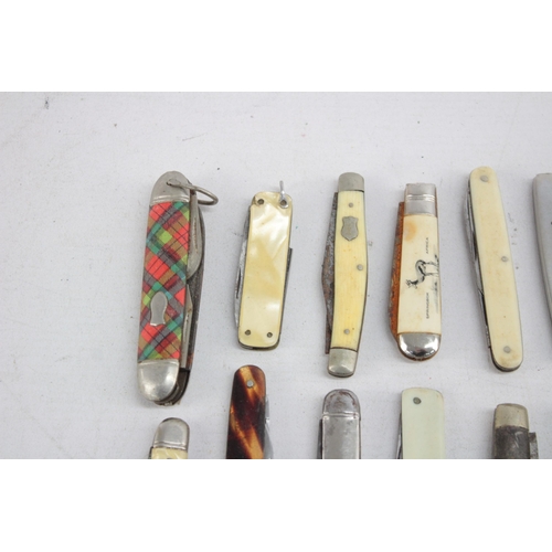 1268 - Twenty antique and vintage pocket knives to include Swayback style etc.