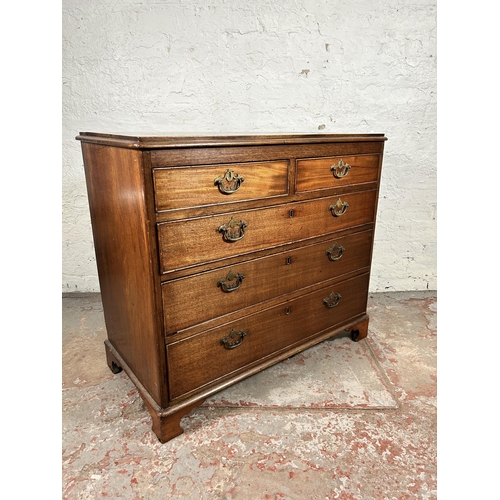 120 - A George III mahogany chest of two short over three long drawers with bracket supports - approx. 77c... 