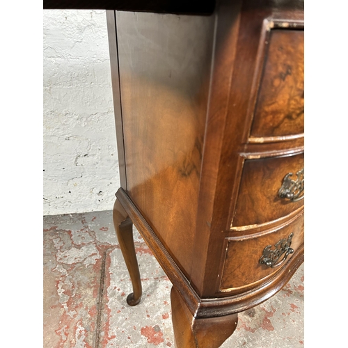 131 - A Queen Anne style walnut chest of three drawers with cabriole supports and two drop leaves - approx... 