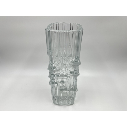 240 - A 1960s Sklo Union Rosich no. 617 ice melting vase designed by Vladislaw Urban - approx. 25cm high