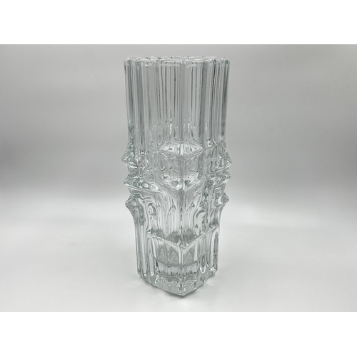 240 - A 1960s Sklo Union Rosich no. 617 ice melting vase designed by Vladislaw Urban - approx. 25cm high