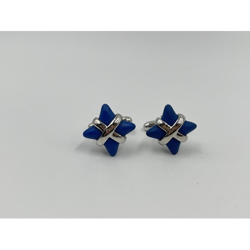 1162 - A boxed pair of Wedgwood cufflinks