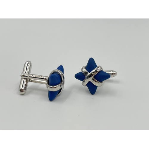 1162 - A boxed pair of Wedgwood cufflinks