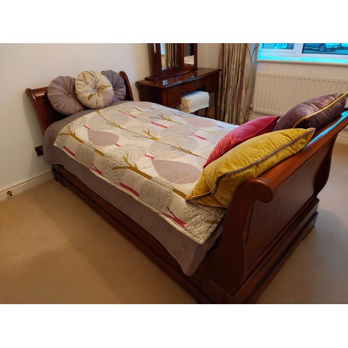 29 - An Arighi Bianchi cherry wood single bed frame