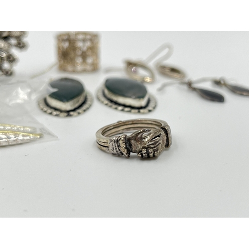 1169A - A collection of .925 silver jewellery