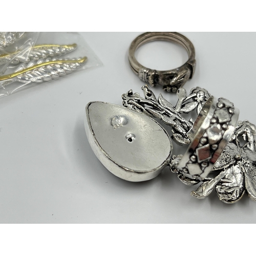 1169A - A collection of .925 silver jewellery