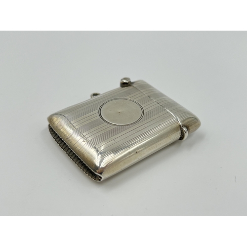 1238 - A J. Gloster Ltd. hallmarked Birmingham silver vesta case, dated 1921 - approx. gross weight 23 gram... 