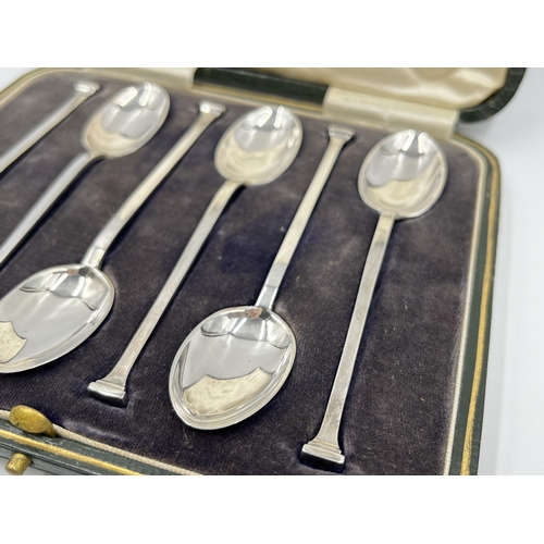 1243 - A cased set of six Stewart Dawson & Co Ltd hallmarked Sheffield silver seal top spoons, dated 1914 -... 