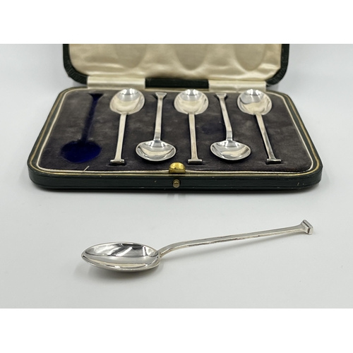 1243 - A cased set of six Stewart Dawson & Co Ltd hallmarked Sheffield silver seal top spoons, dated 1914 -... 