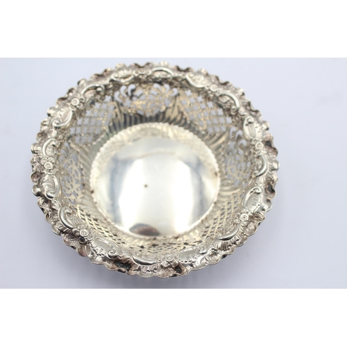 1201 - A Victorian George Lambert hallmarked London sterling silver bon bon dish, dated 1894 - approx. gros... 