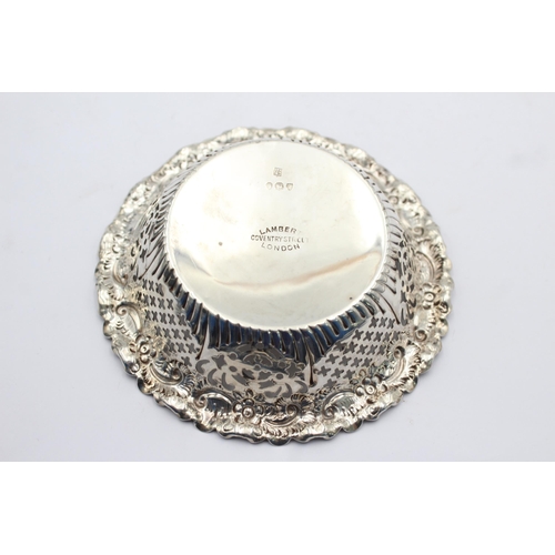 1201 - A Victorian George Lambert hallmarked London sterling silver bon bon dish, dated 1894 - approx. gros... 