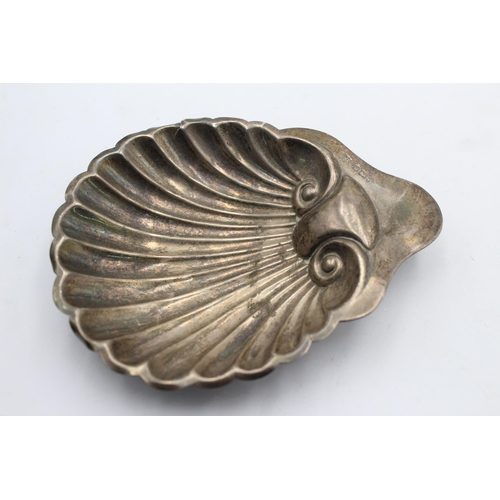 1202 - A James Deakin & Sons hallmarked Sheffield sterling silver scallop dish, dated 1903 - approx. gross ... 