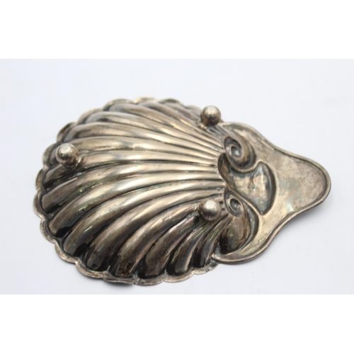 1202 - A James Deakin & Sons hallmarked Sheffield sterling silver scallop dish, dated 1903 - approx. gross ... 