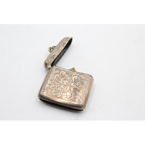 1203 - A Joseph & Richard Griffin hallmarked Chester sterling silver vesta case, dated 1915 - approx. gross... 