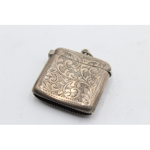 1203 - A Joseph & Richard Griffin hallmarked Chester sterling silver vesta case, dated 1915 - approx. gross... 