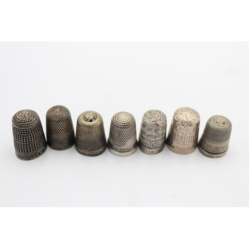 1211 - Seven sterling silver thimbles to include Charles Horner etc. - approx. gross weight 32 grams