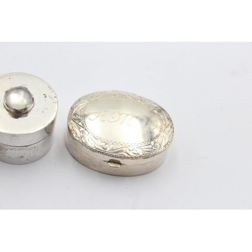 1215 - Three hallmarked sterling silver pill boxes - approx. gross weight 40 grams