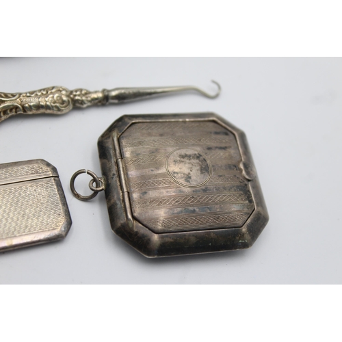 1217 - Five hallmarked sterling silver vanity items to include comb, compact mirror etc. - approx. gross we... 