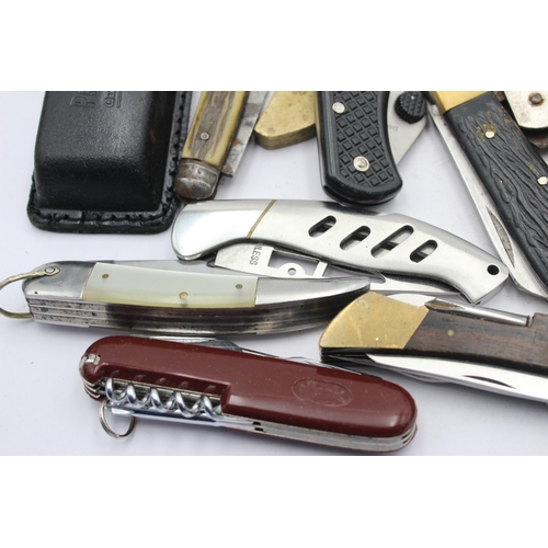 Fifteen vintage pocket knives to include early 20th century W. Saynor stag  horn etc.