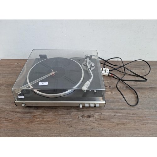 A Toshiba SRF225 twospeed beltdrive turntable