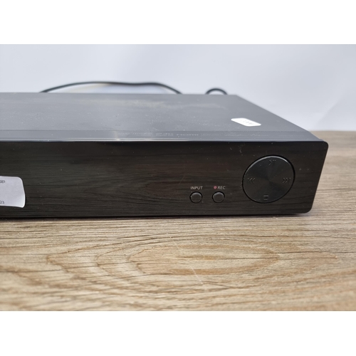 551 - A Samsung DVD-SR27M DVD recorder