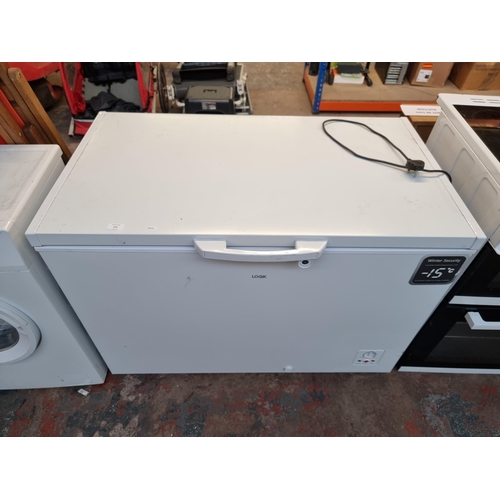 672 - A Logik double chest freezer - approx. 112cm wide x 63cm deep x 77cm high