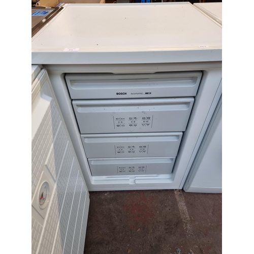 675 - A Bosch economic under-counter freezer - approx. 60cm wide