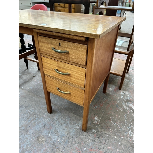 88 - Two mahogany effect chests of five drawers