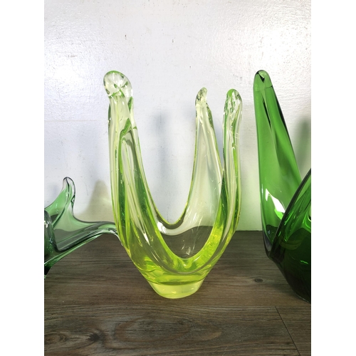 254 - Three mid 20th century Murano style green art glass centre piece bowls to include uranium glass exam... 