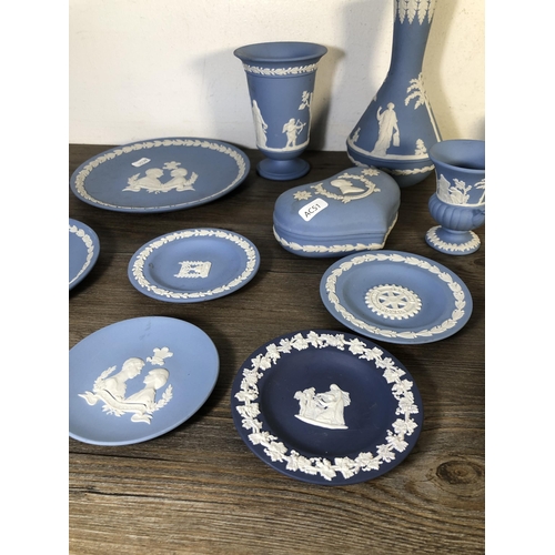 272 - A collection of Wedgwood pottery to include ten pieces of Jasperware, powder blue and gold saucer wi... 