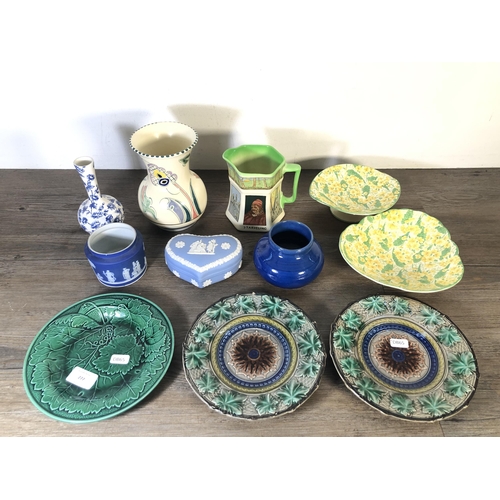 277 - A collection of ceramics to include Wedgwood Jasperware trinket box and bowl, Royal Doulton D2874 Mi... 