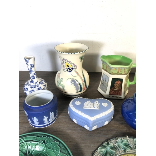 277 - A collection of ceramics to include Wedgwood Jasperware trinket box and bowl, Royal Doulton D2874 Mi... 