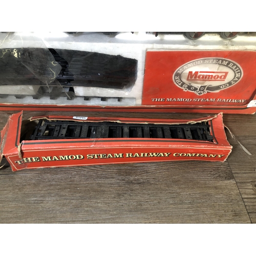 325 - A vintage boxed Mamod Steam Railway with locomotive, tender and track