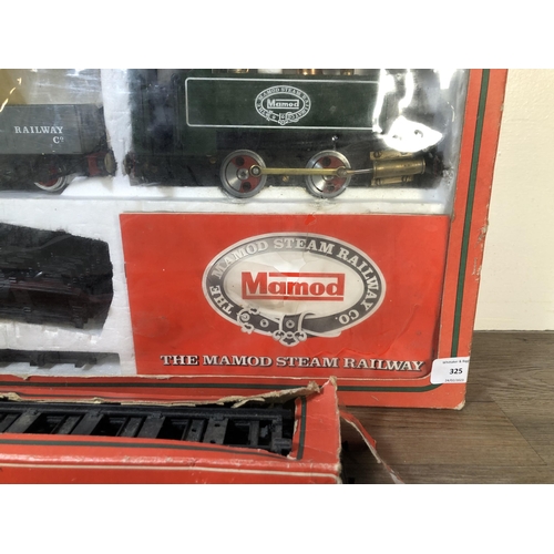 325 - A vintage boxed Mamod Steam Railway with locomotive, tender and track