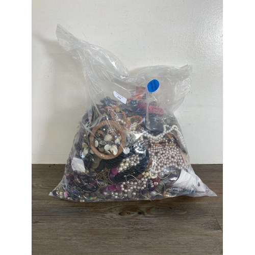 352 - Approx. 10kg of costume jewellery