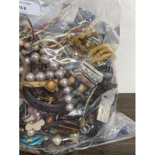 353 - Approx. 10kg of costume jewellery