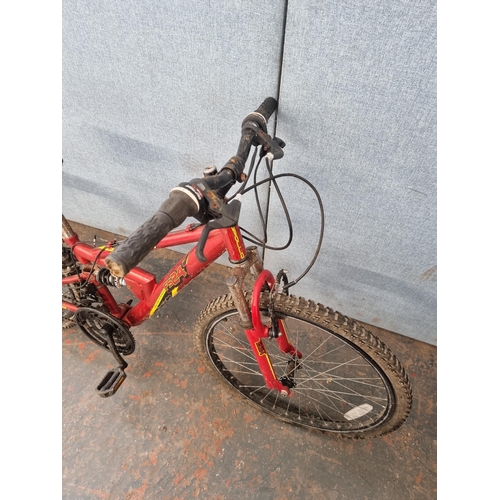 686 - An Apollo FS24 child's mountain bike