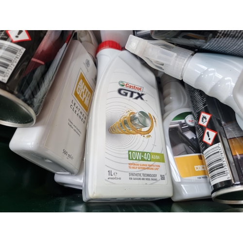 716 - A large collection of car cleaning products