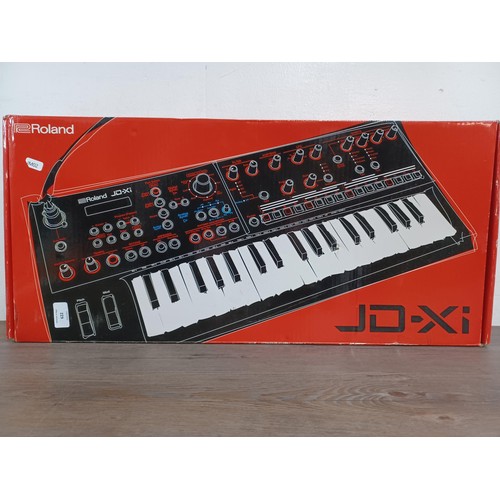 622 - A boxed Roland JD-Xi interactive analogue/digital crossover synthesizer keyboard