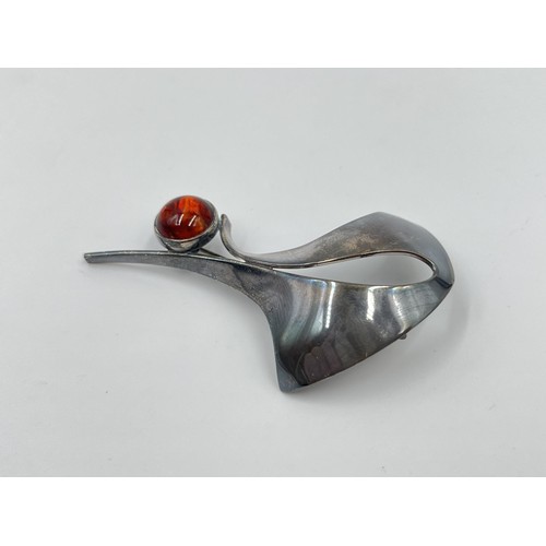 1081 - An N. E. From of Denmark .925 sterling silver amber set brooch - approx. gross weight 11.77 grams