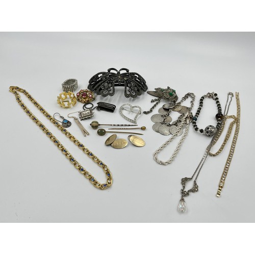 1112 - A collection of antique and vintage jewellery to include pair of 9ct gold and silver cufflinks, thre... 