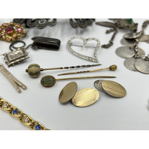 1112 - A collection of antique and vintage jewellery to include pair of 9ct gold and silver cufflinks, thre... 