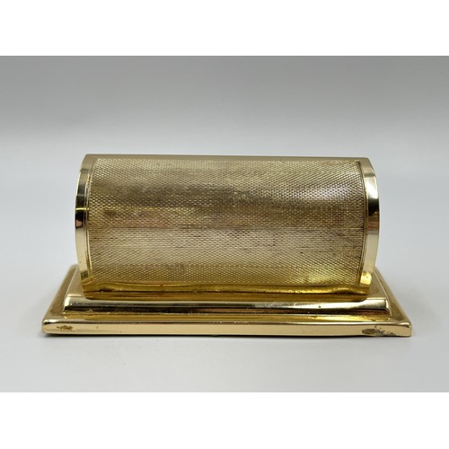 1235 - A mid 20th century brass desk top calendar - approx. 4.5cm high x 11cm wide 5.5cm deep