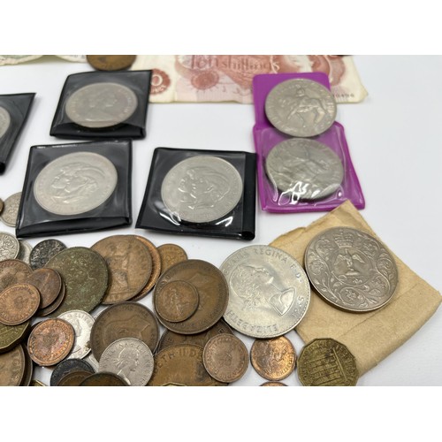 1243 - A collection of British coins and banknotes to include 1922 George V .500 silver one shilling, 1916 ... 