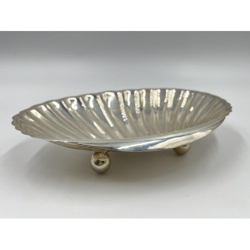 1164 - A Mexican .925 silver shell shaped dish, stamped Plat-Mex-S.A. - approx. gross weight 94 grams and 1... 