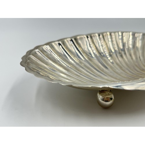 1164 - A Mexican .925 silver shell shaped dish, stamped Plat-Mex-S.A. - approx. gross weight 94 grams and 1... 