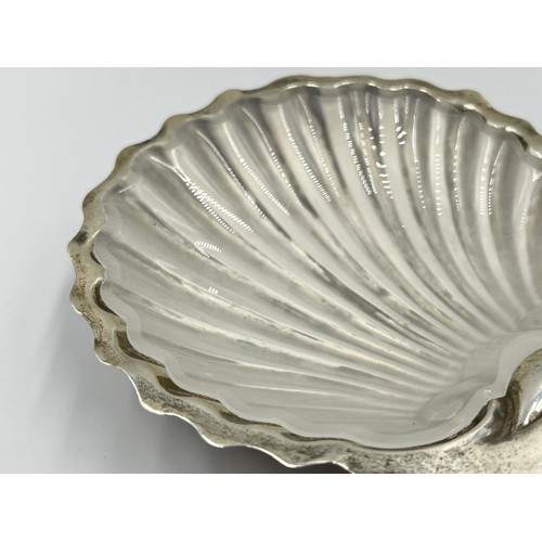 1165 - An Edwardian Williams Ltd hallmarked Birmingham silver shell shaped dish, dated 1903 - approx. gross... 